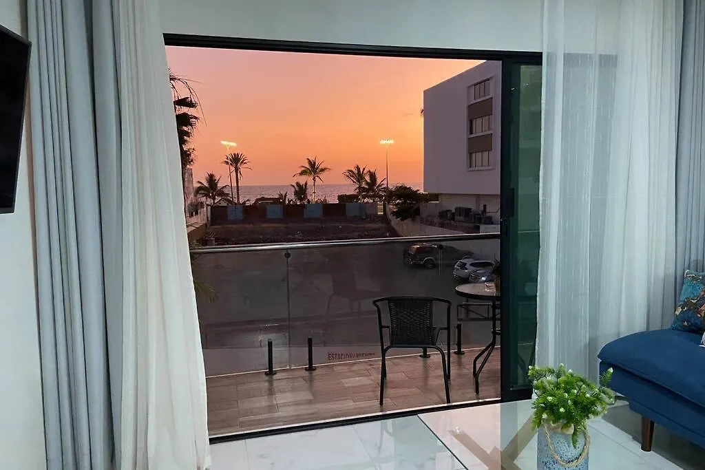 Departamento con vista al mar-1